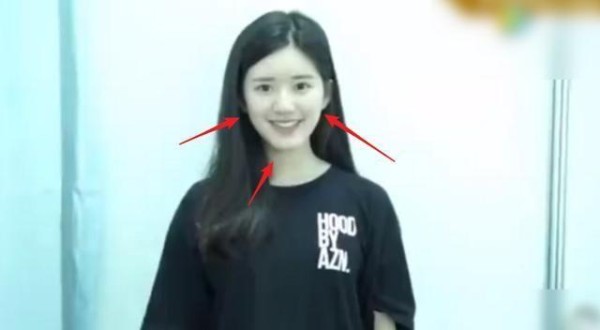 赵露思18岁试镜视频，失去美颜滤镜的她，这颜值还是很能打