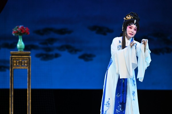 粤剧《梦断香销四十年》演出剧照