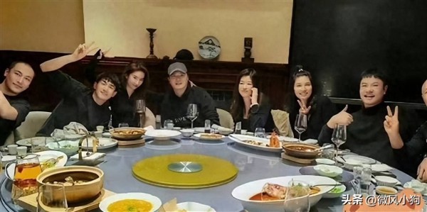 林更新和刘亦菲聚餐合照曝光，俊男美女的友谊太好嗑了