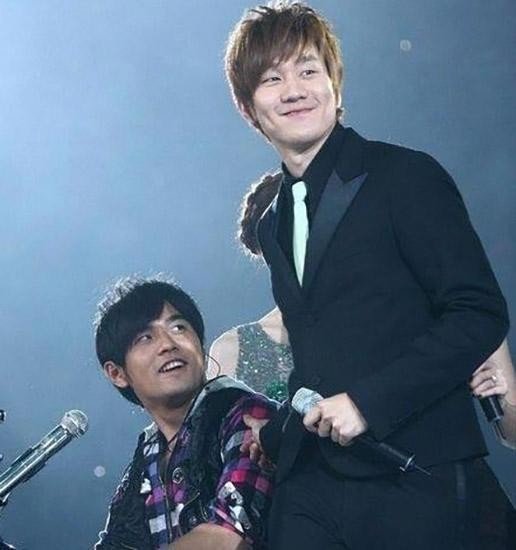 开<a target=