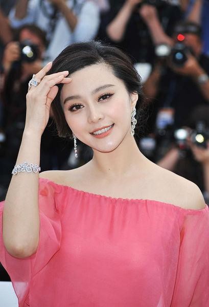 范冰冰仍高居第四明星声量指数排行：杨幂和蔡徐坤分别登顶
