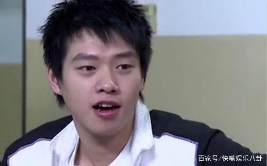 娱乐圈“未知的谜”，没有能拿得出手的作品，他靠什么火的？
