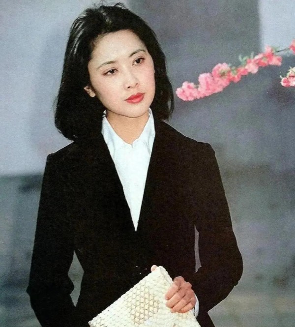 港台大陆女星闪耀史：朱琳陈红袁立等经典美人盘点