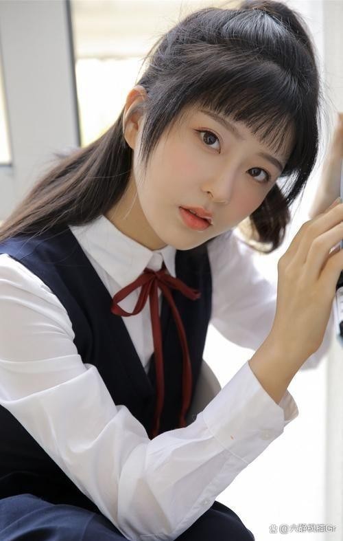 错发青年大学习给校草，校草说我勾引他