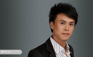 冯绍劲-深圳公共频道《新闻广场》主持人