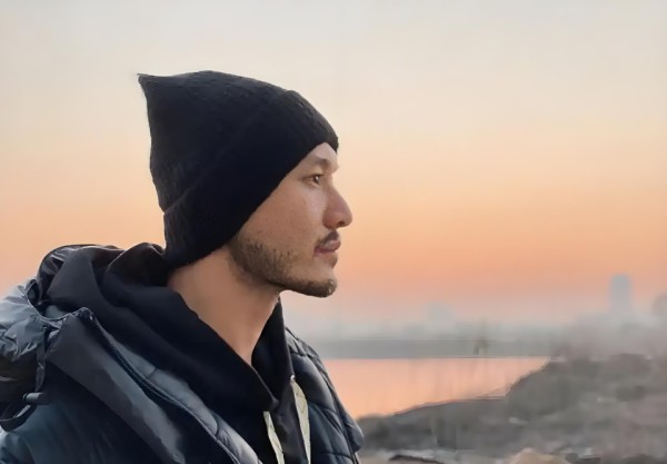 黄晓明进入上戏博士复试名单，明星考博会更难吗？读博对艺人有什么好处？