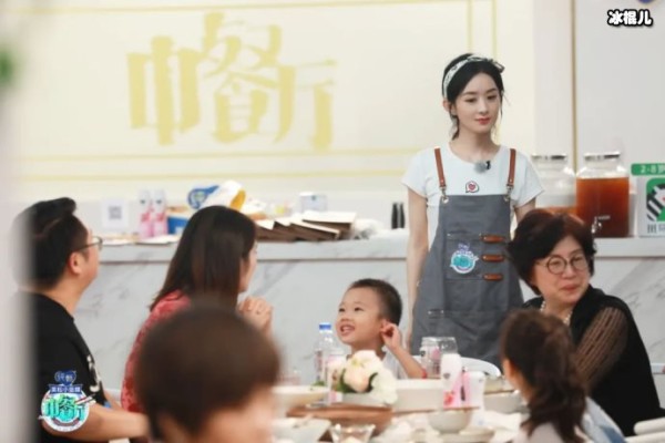 《中餐厅4》演员阵容官宣，赵丽颖产后综艺首秀！