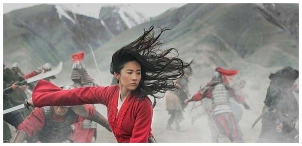 迪士尼发布电影《花木兰》特别版海报 刘亦菲：一天至少洗三次澡
