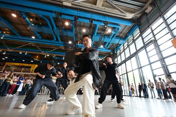 洛杉矶的亚裔世界顶级舞团kinjaz