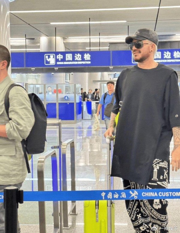 亚当抵达长沙！国内音乐圈要开始颤抖了