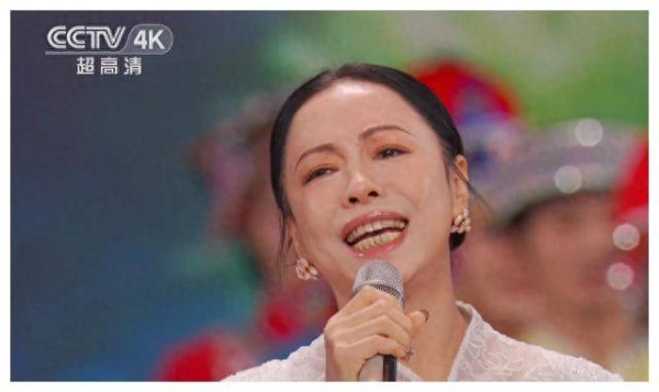 声乐教育家支持黄绮珊：她以人乐合一，拒绝遭受大嘴的责难。