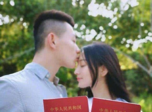 娱乐圈中又一对模范情侣宣布复合, 网友直呼: 兜兜转转还是你