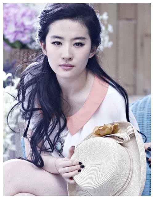 刘亦菲的仙女成长记，从小美到大，看看她美成什么样