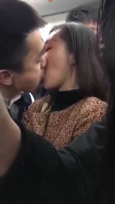 我后槽牙都咬碎了!