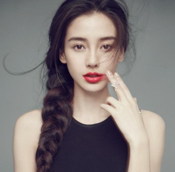 明星的妖媚气质，温碧霞妲己令人难忘，过50的宁静仍然妩媚动人