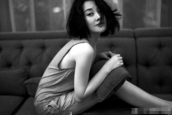 明星的妖媚气质，温碧霞妲己令人难忘，过50的宁静仍然妩媚动人