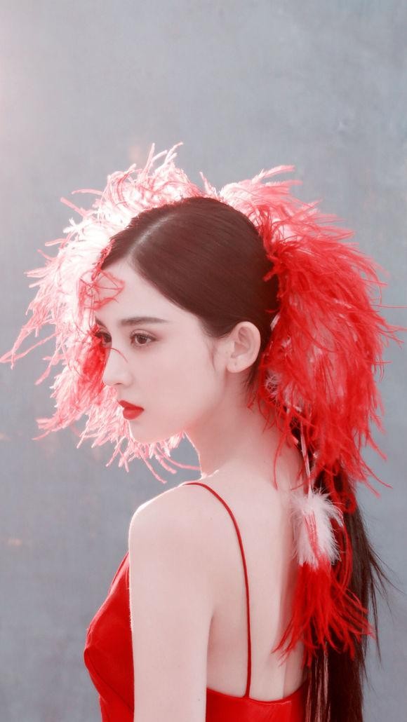 明星的妖媚气质，温碧霞妲己令人难忘，过50的宁静仍然妩媚动人