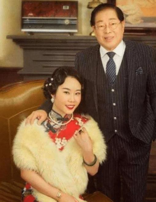 盘点经常秀恩爱的八对忘年恋明星，最后一对让人大跌眼镜