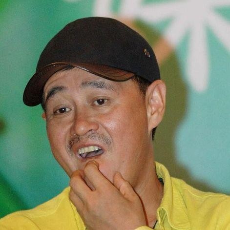 他坦言自己的钱数不清，退出春晚后引关注，与众多一线女星私交好