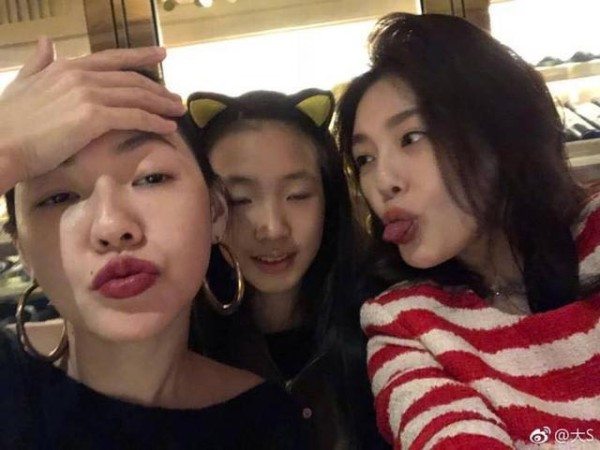 小S晒三姐妹合照,罕见承认自己颜值输了!