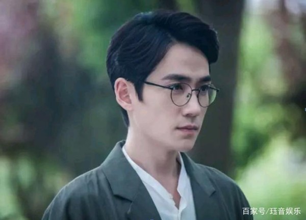 人气明星排行榜：朱一龙垫底，王一博才第二，榜首真够稳的！