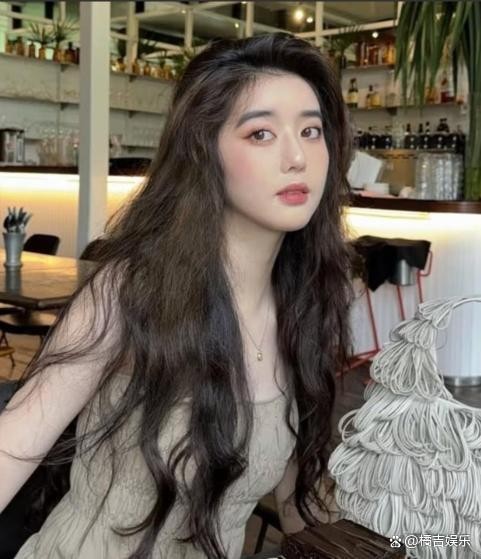 演员菅纫姿疑似内涵李凯馨 录音风波引发热议