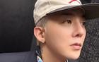 权志龙展现宽厚肩膀，网友：“阳刚之气十足”