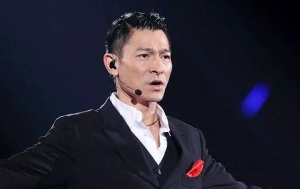 刘德华老婆朱丽倩图片 老婆怀二胎了吗