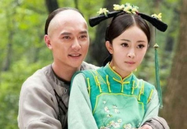 杨幂冯绍峰合体录制节目，时隔8年，二人终于再同台