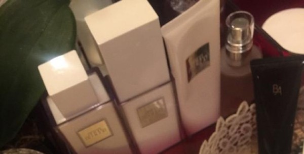 豆瓣女神到美妆界新星，张辛苑的梳妆台真是分分钟刷亮我的眼！