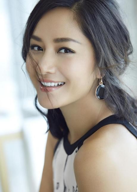 瞿颖：跨界艺人的多彩人生，美人如玉