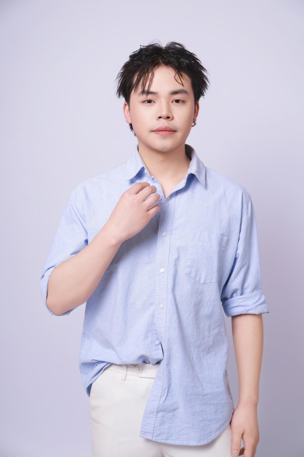 光影雕琢的魅力：吴圣杰——从平面到荧屏的全能型艺人