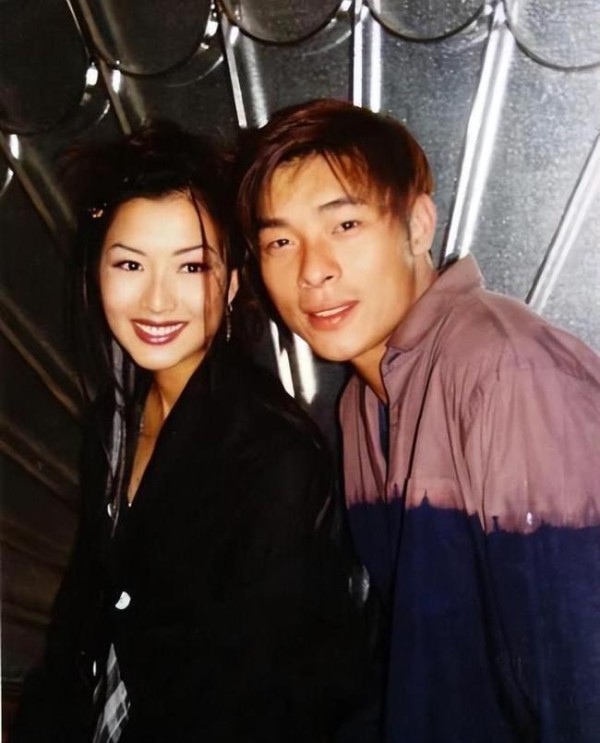 郑秀文夫妇同台 女方曾包容男方出轨！