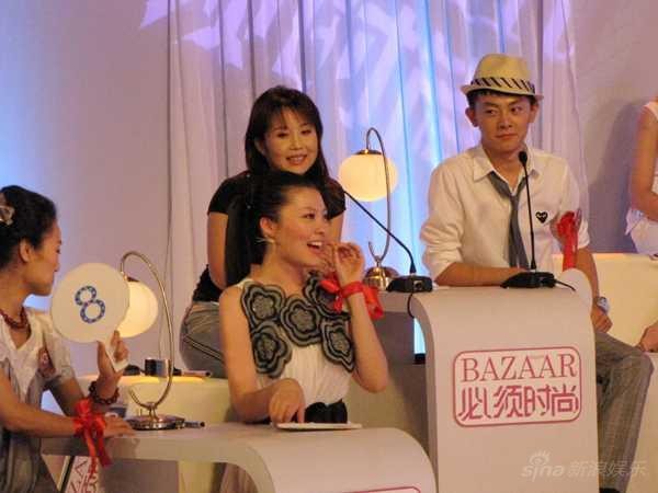 “红十字会”形象大使刘飞儿录制节目争献爱心