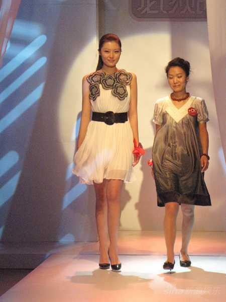 “红十字会”形象大使刘飞儿录制节目争献爱心