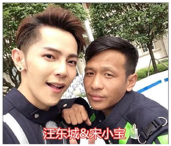 同龄男星一起“合照”会怎样?郭德纲林志颖差距大,看到最后笑喷