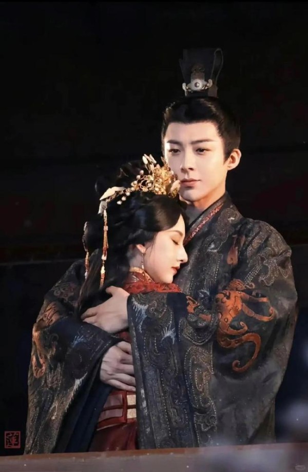 《折腰》的服装造型有哪些亮点？刘宇宁宋祖儿上演虐恋天花板