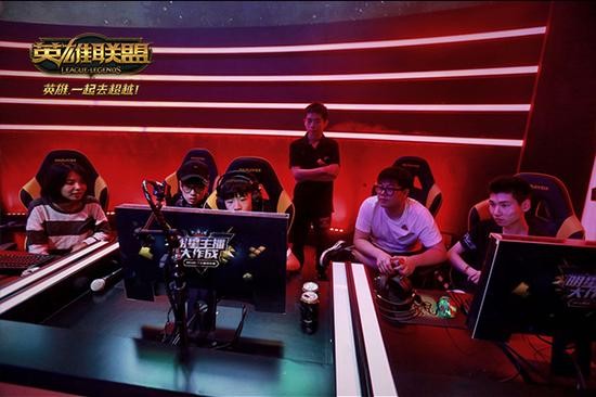 熊猫战队为小新1V1-Solo赛出谋划策