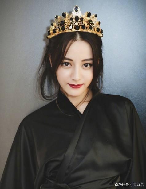 杨幂首次公开签约热巴全过程
