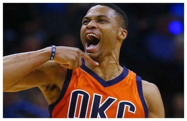 NBA最佳阵容出炉，勇士队没有第一阵，他俩是否被高估
