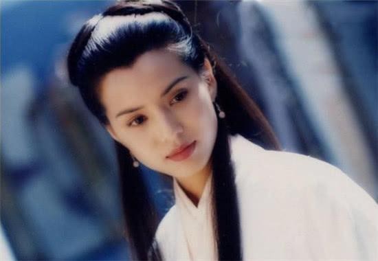将一个影视角色演成经典的四位明星，任何翻拍都无法超越，致敬
