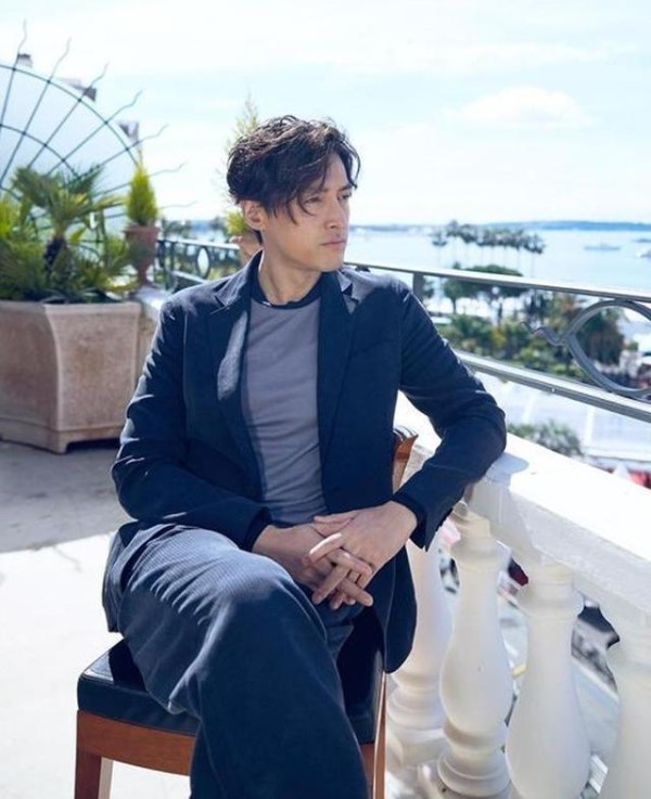 中年男人：为什么劝你穿西裤别配皮鞋？看40岁的胡歌，你就明白了