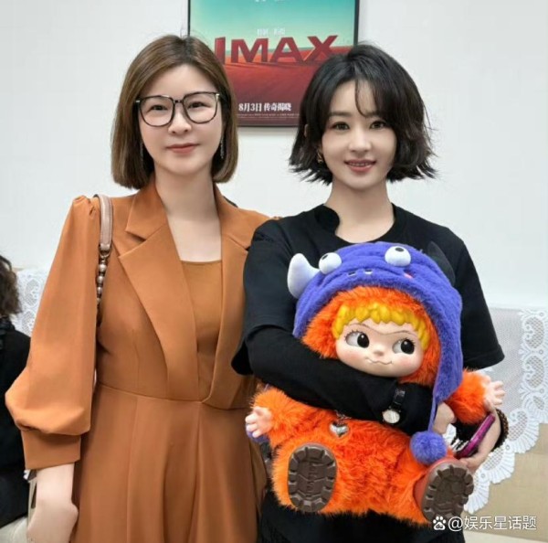 杜华晒与赵丽颖合照！《向阳·花》宣传期互动引热议