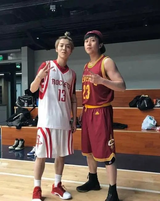 娱乐圈当红男明星身高揭秘，鹿晗、黄晓明不足170？霍建华真相了