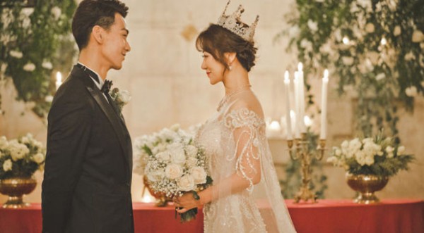 当季流行穿什么？看看明星怎么选婚纱！ 第8张