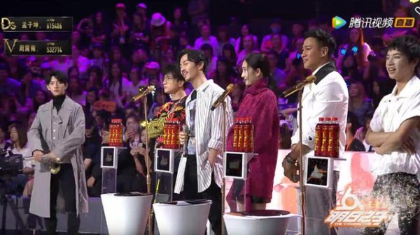 把票投给赫兹后，薛之谦看赵天宇的笑容都是挤出来的