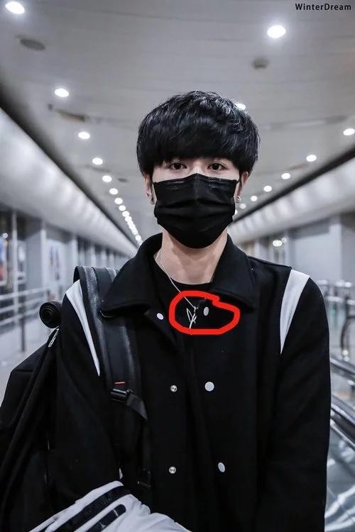 偶像练习生中的隐形富豪罗正，在被星探发掘之前是挖掘机工人