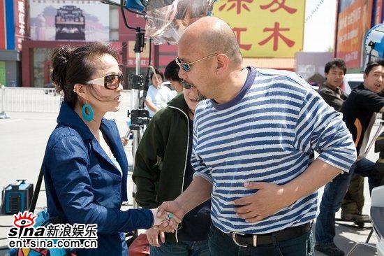 制片罗燕和导演