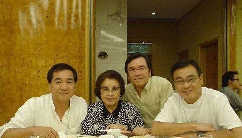 娱乐圈让人出人意料的7对亲兄弟，最后三兄弟三个姓
