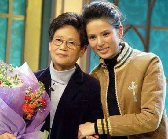 李若彤的妈妈